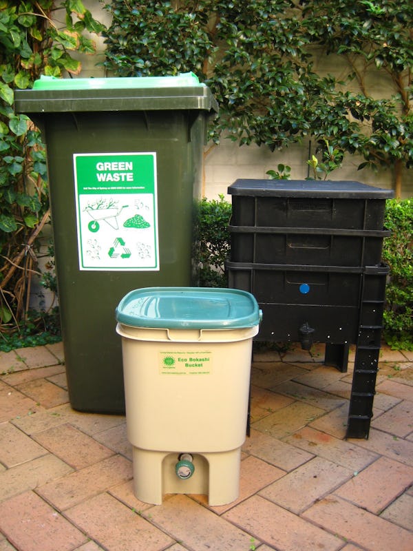 Organic worm bin